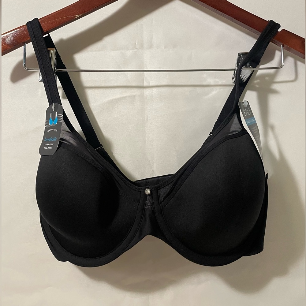 NWT Bali Smoothing Bra, 34 D